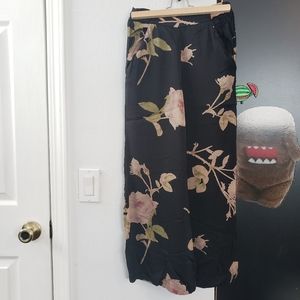 Aritzia Wilfred XXS sateen crop pants